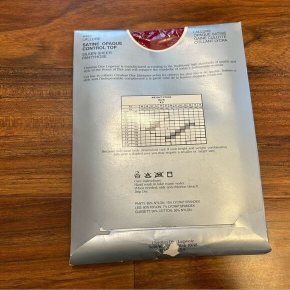 Christian Dior Silken Sheer Pantyhose Red color - Picture 2 of 2